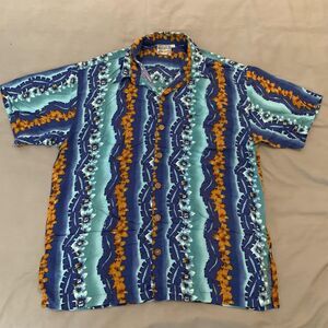 Pineapple Moon Shirt Mens Medium Rayon‎ Hawaiian Aloha Floral Button Up Beach